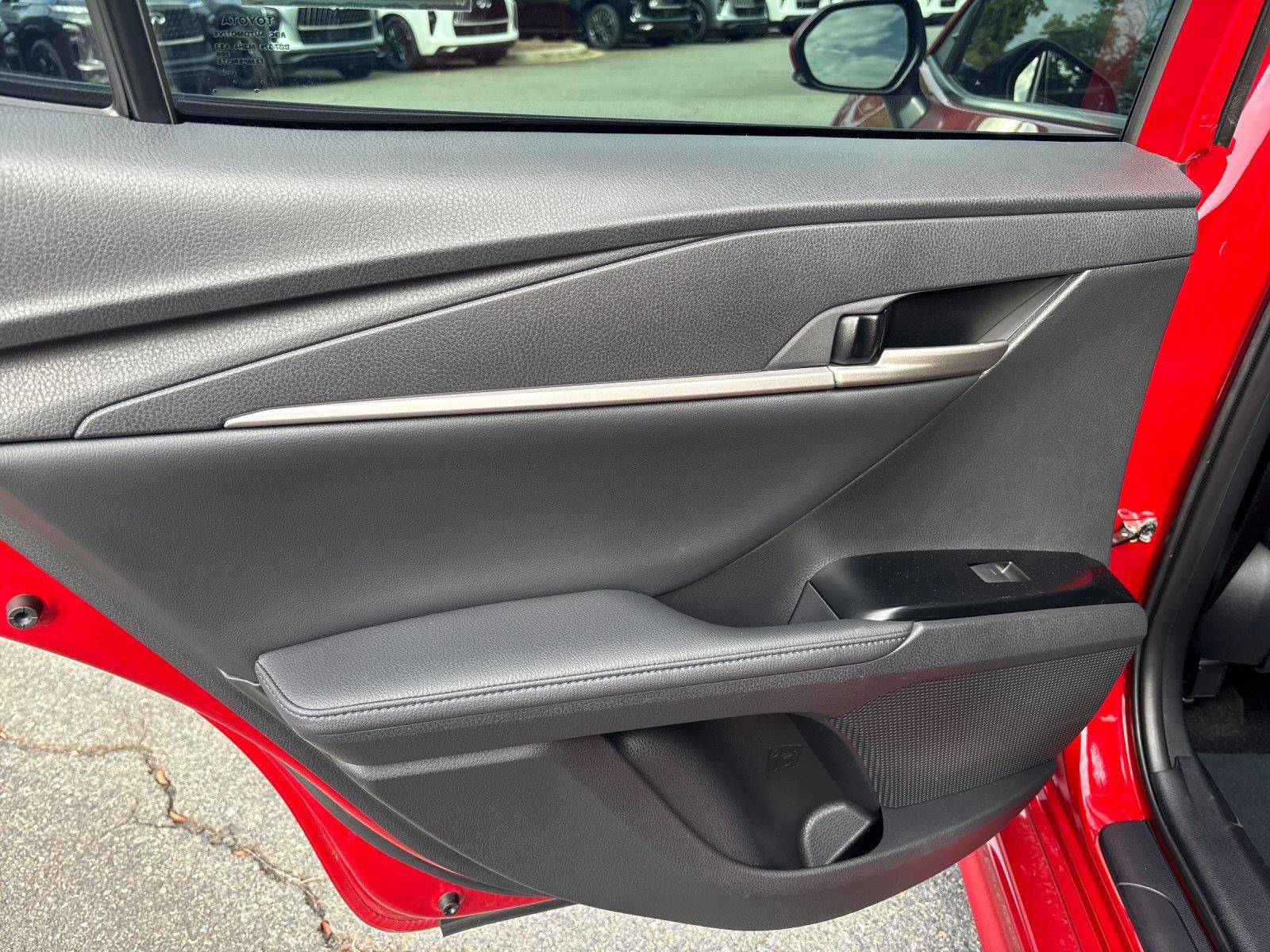 Used 2025 Toyota Camry XSE FWD image 31