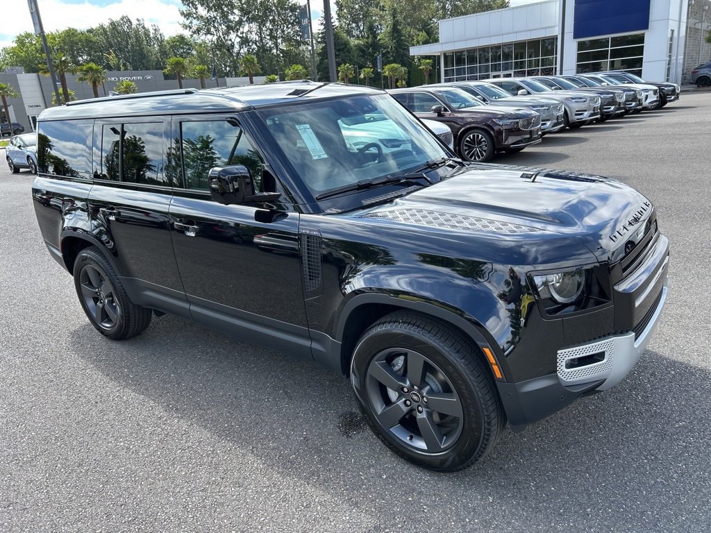 New 2025 Land Rover Defender 130 S image 8