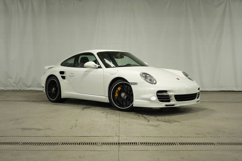 Used 2013 Porsche 911 Turbo S image 9