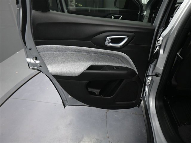 Used 2025 Jeep Compass Sport image 15