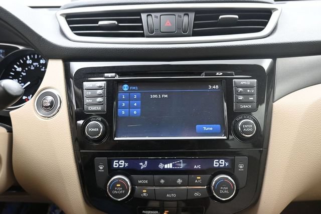 Used 2015 Nissan Rogue SV w/ SV Premium Package FWD image 11
