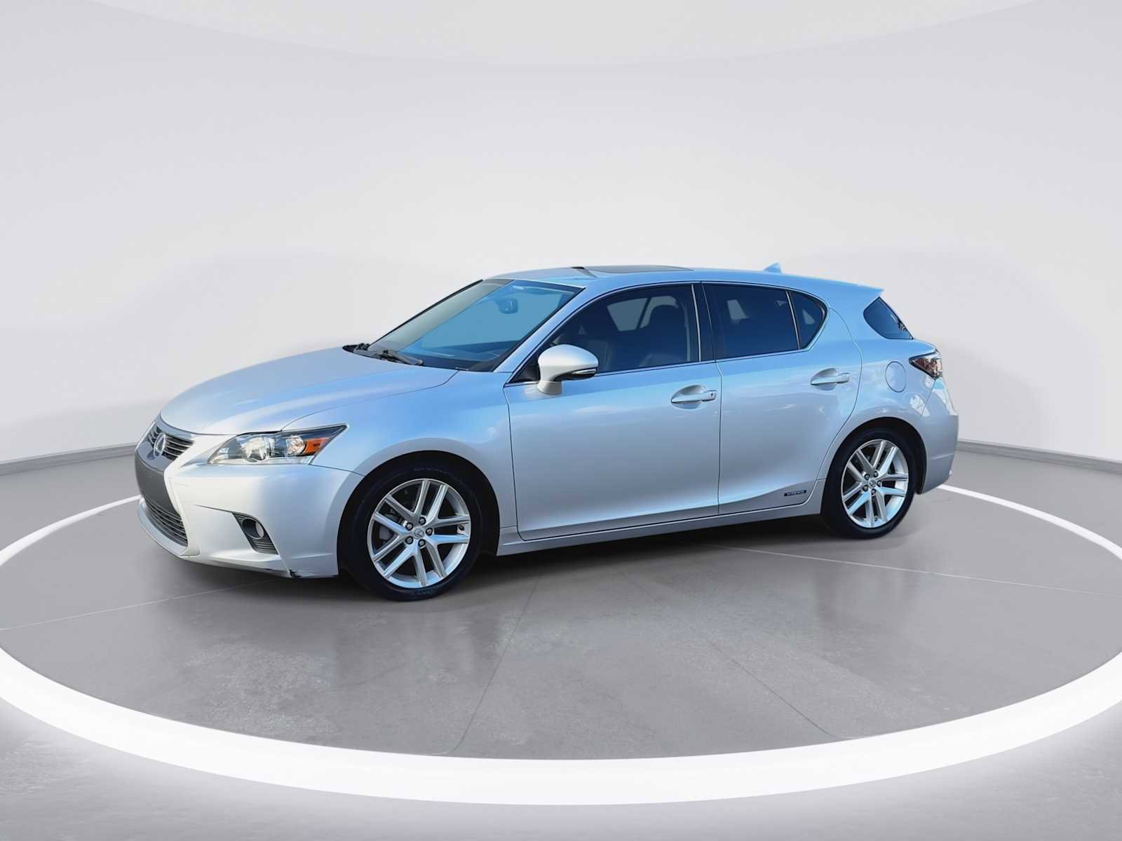 Used 2015 Lexus CT 200h image 4
