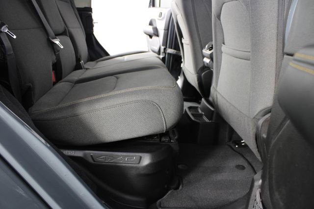 Used 2025 Jeep Wrangler Unlimited Sahara image 18