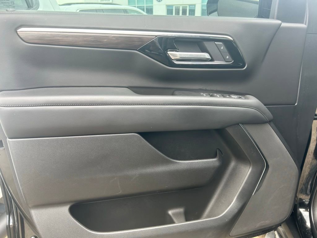 Used 2025 Chevrolet Tahoe LS RWD image 10