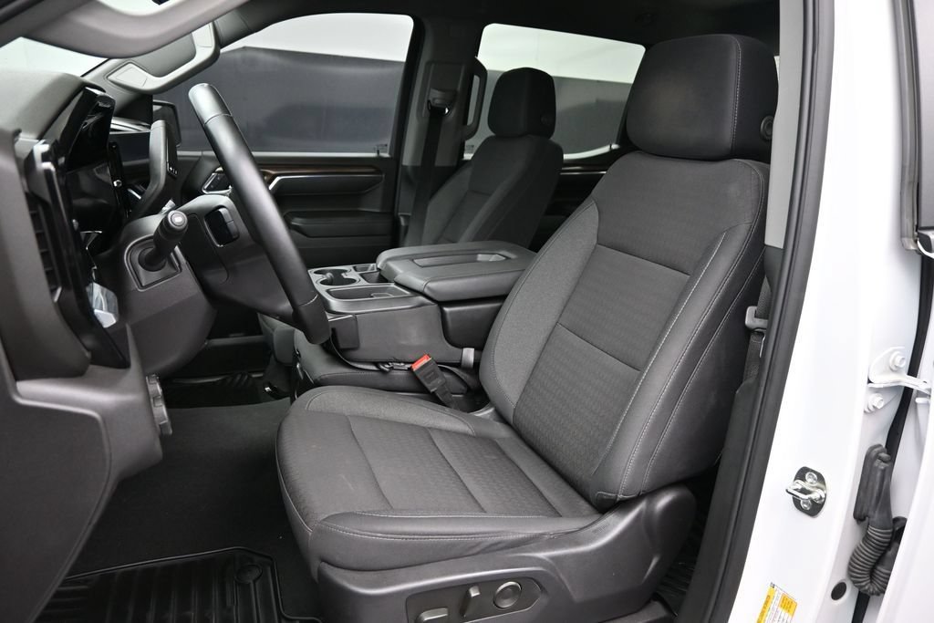 Used 2025 Chevrolet Silverado 1500 LT RWD image 2