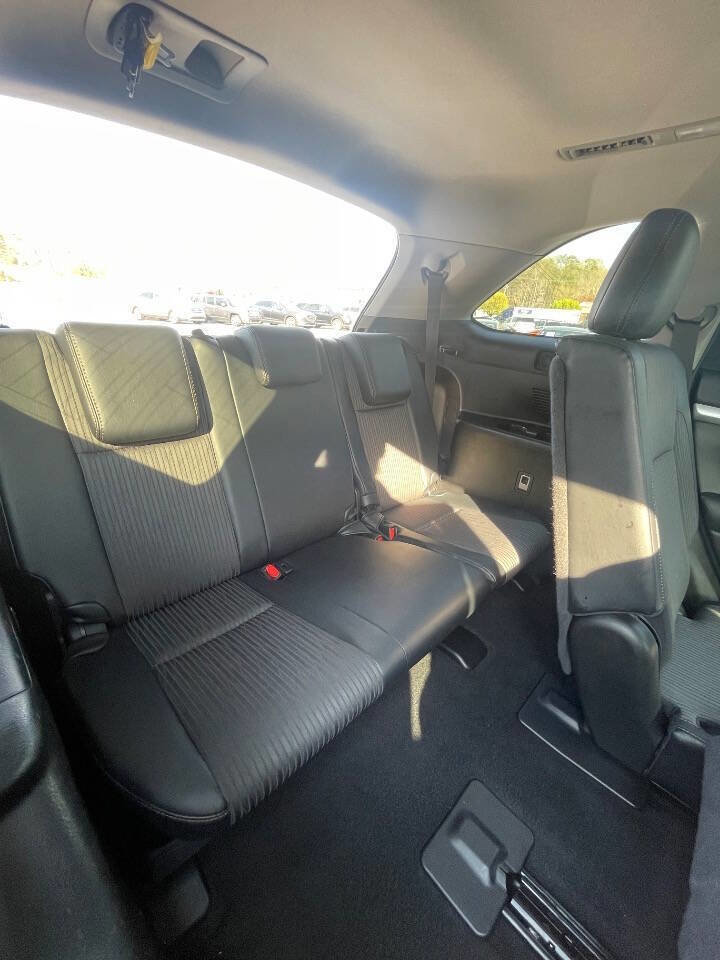 Used 2017 Toyota Highlander Plus AWD/4WD image 17