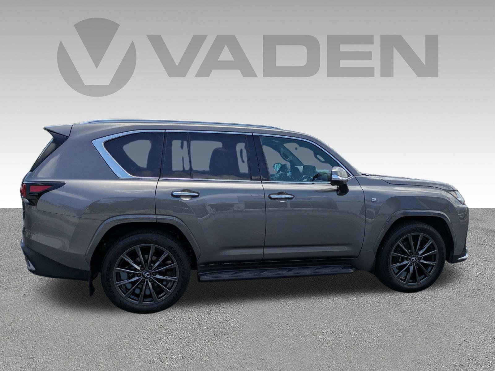 Used 2026 Lexus LX 600 F Sport w/ Accessory Package (Z1) AWD/4WD image 25