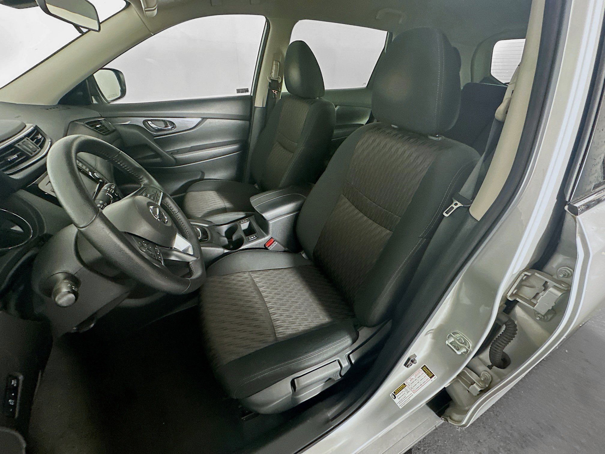 Used 2020 Nissan Rogue S w/ Special Edition Package FWD image 12