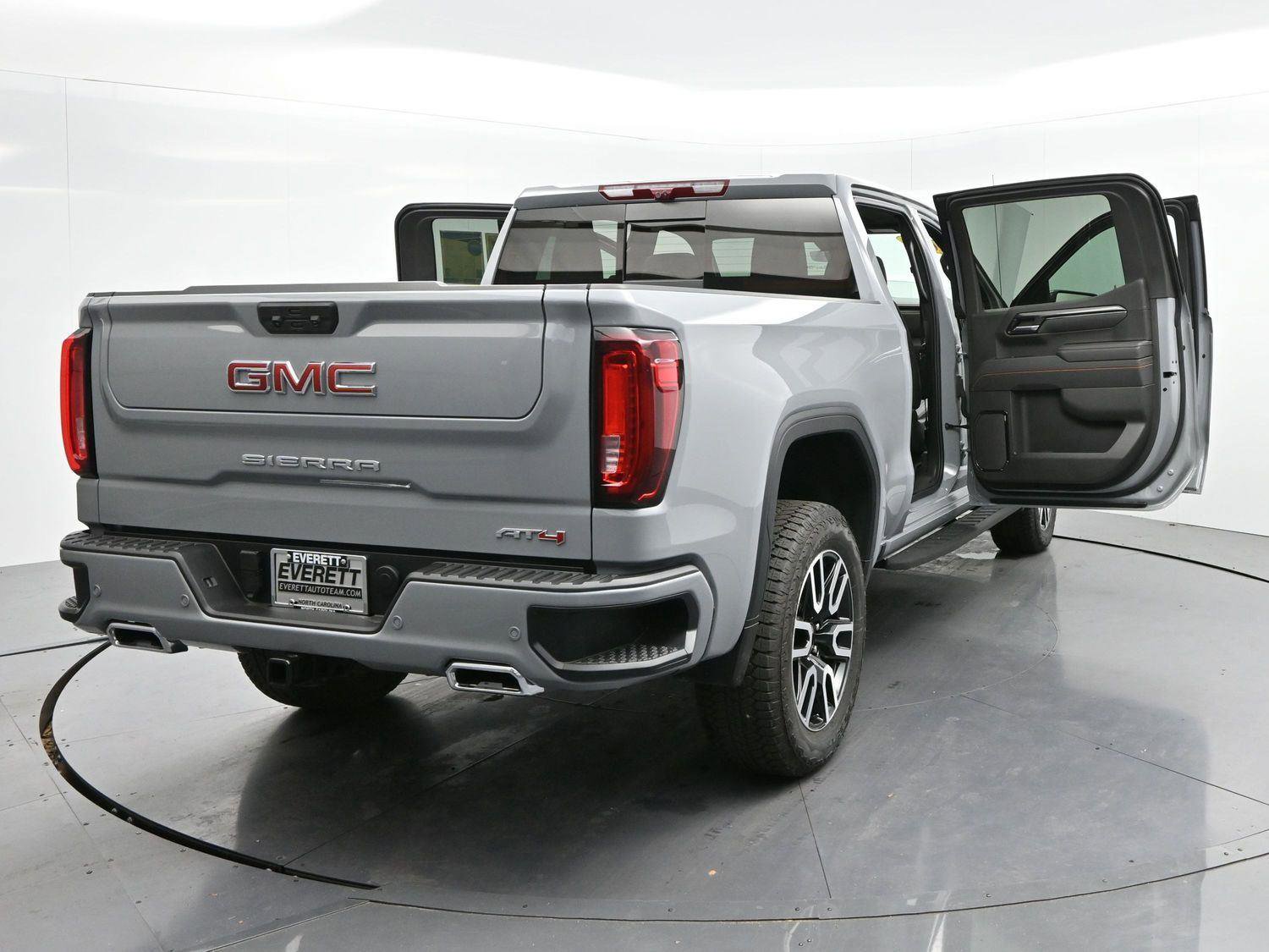 Used 2025 GMC Sierra 1500 AT4 w/ AT4 Premium Package image 44