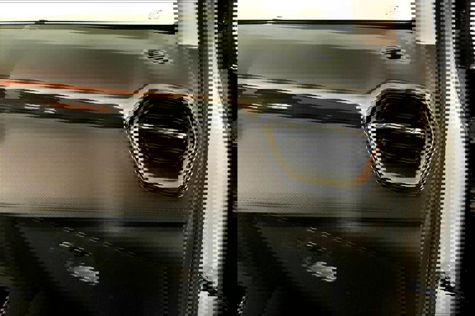 Used 2025 Chevrolet TrailBlazer LT AWD/4WD image 16