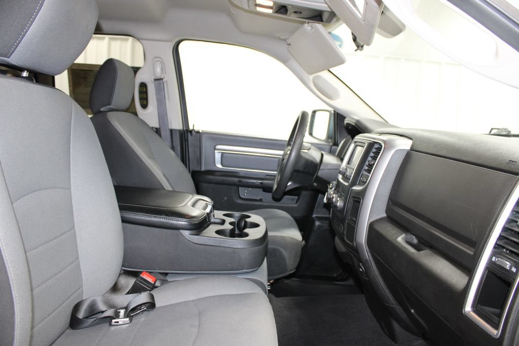 Used 2024 RAM 1500 Classic SLT AWD/4WD image 28