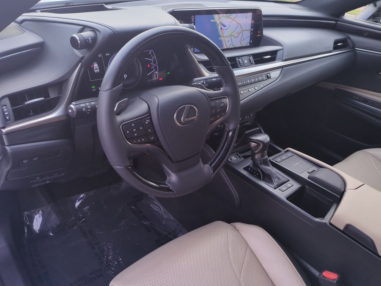 Used 2019 Lexus ES 300h w/ Luxury Package image 13