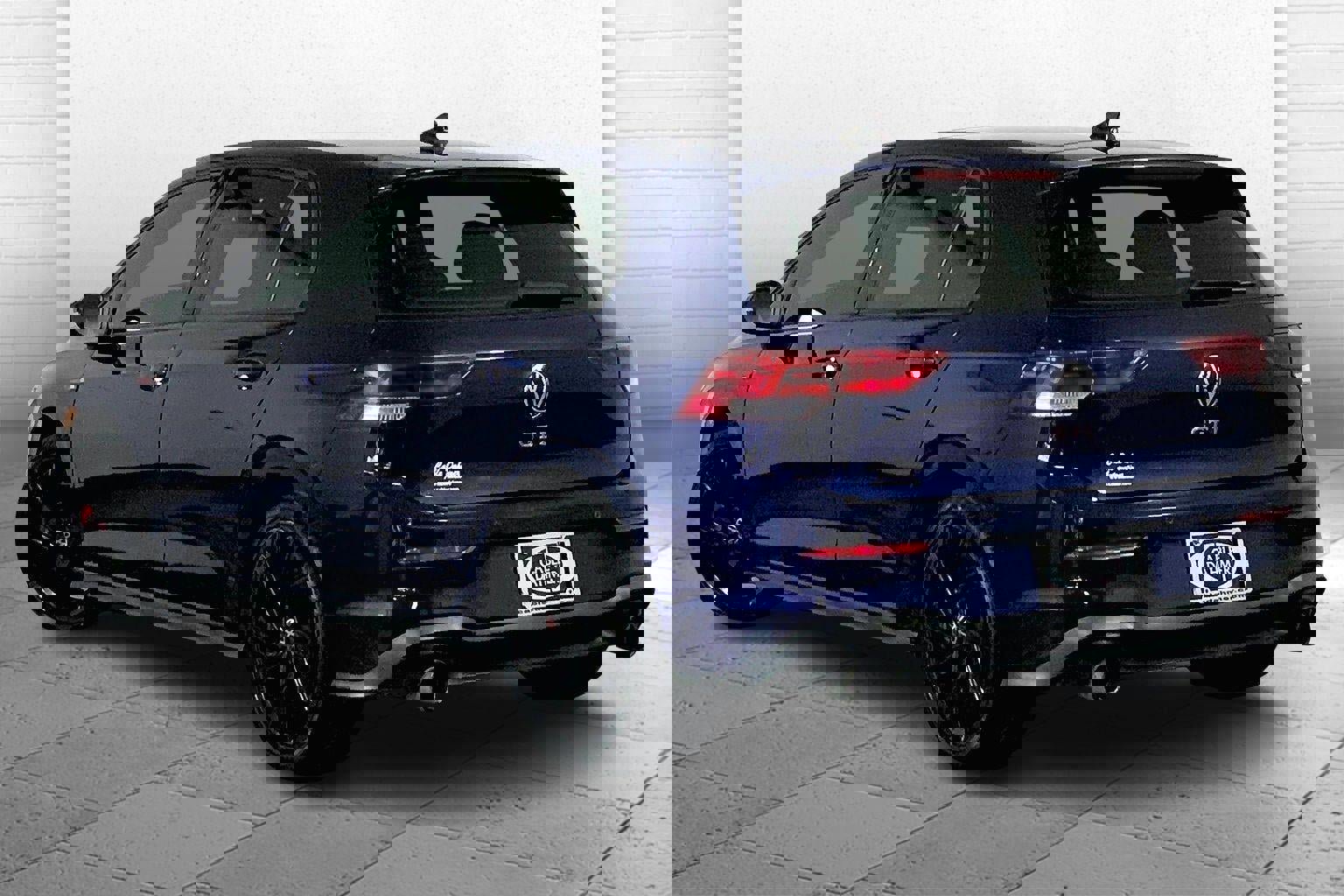 Used 2022 Volkswagen GTI SE image 11