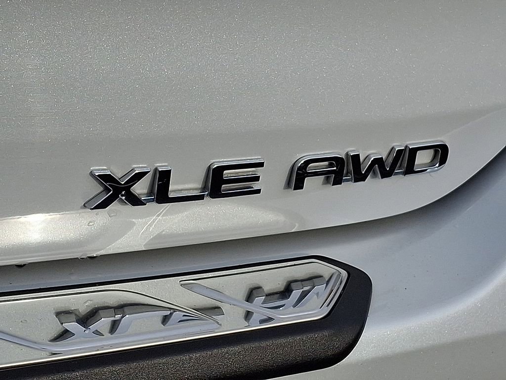 Used 2024 Toyota Highlander XLE image 29