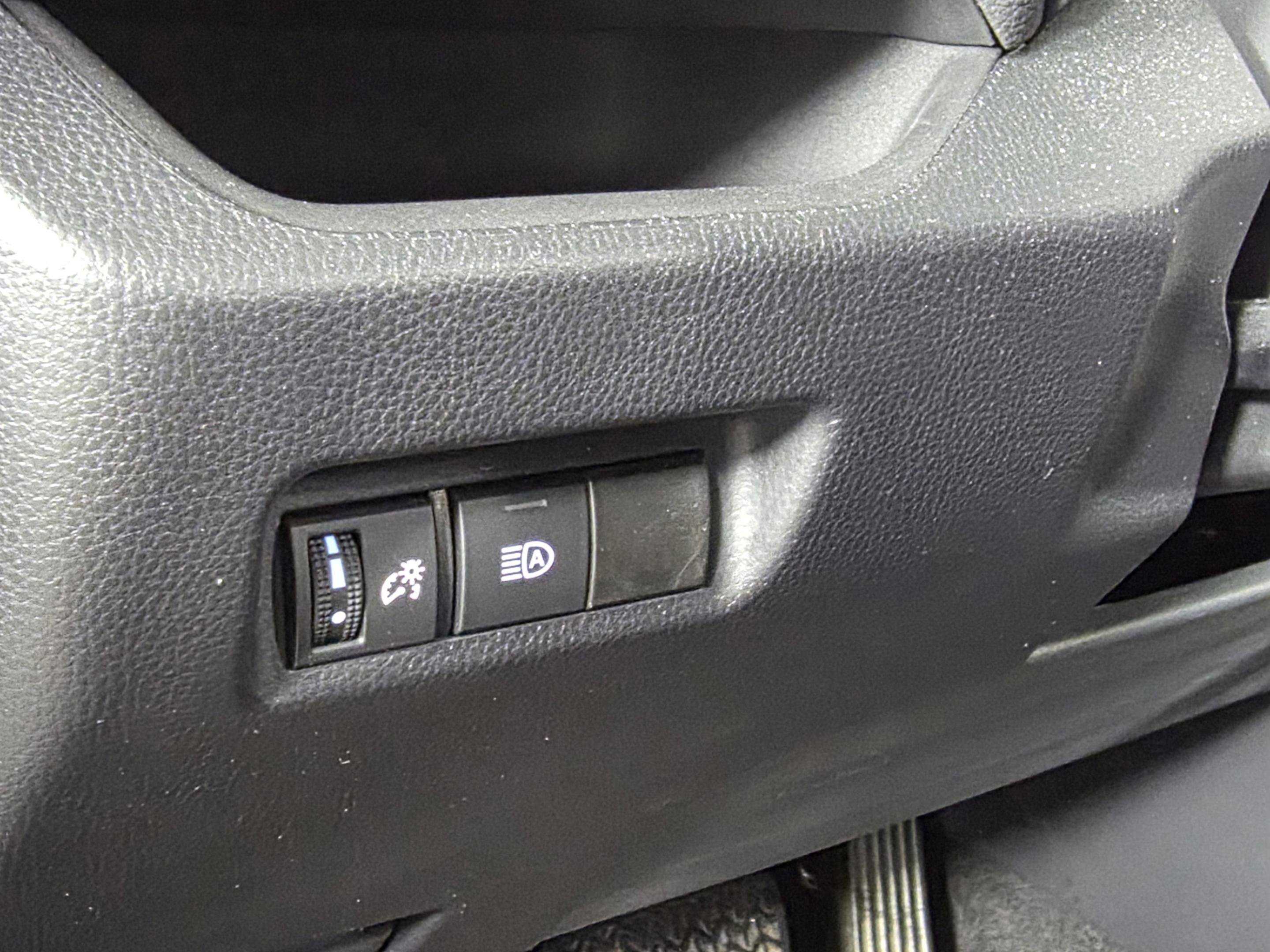 Used 2021 Toyota RAV4 XLE image 14