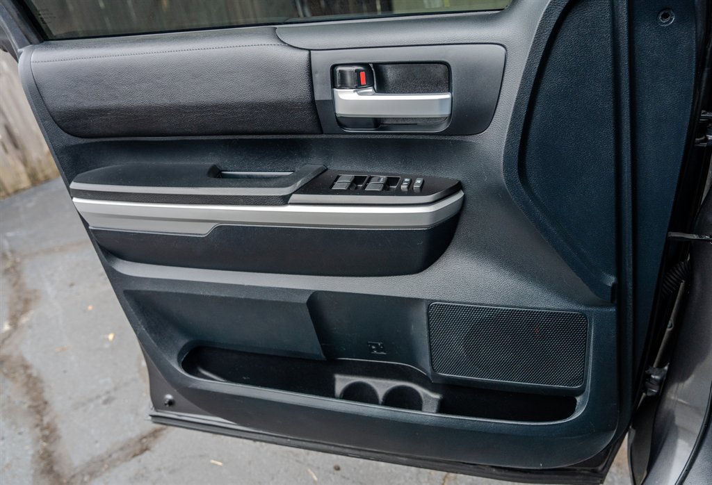 Used 2018 Toyota Tundra SR5 w/ SR5 Upgrade Package image 26