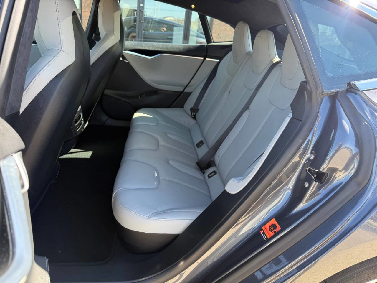 Used 2015 Tesla Model S 85D image 22