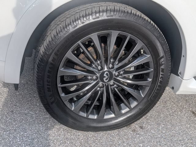 Used 2024 INFINITI QX80 Sensory w/ Cargo Package AWD/4WD image 4