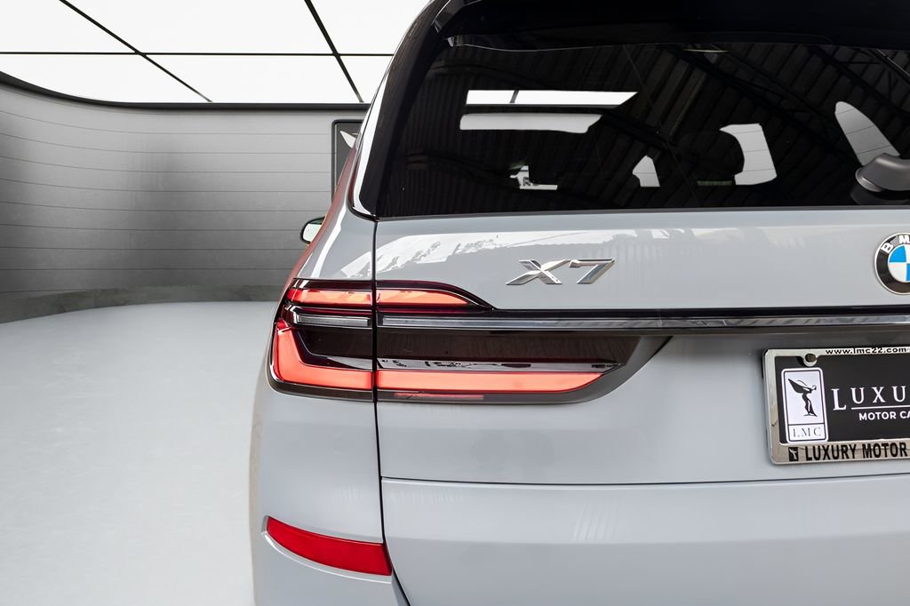 Used 2023 BMW X7 xDrive40i w/ Executive Package AWD/4WD image 19