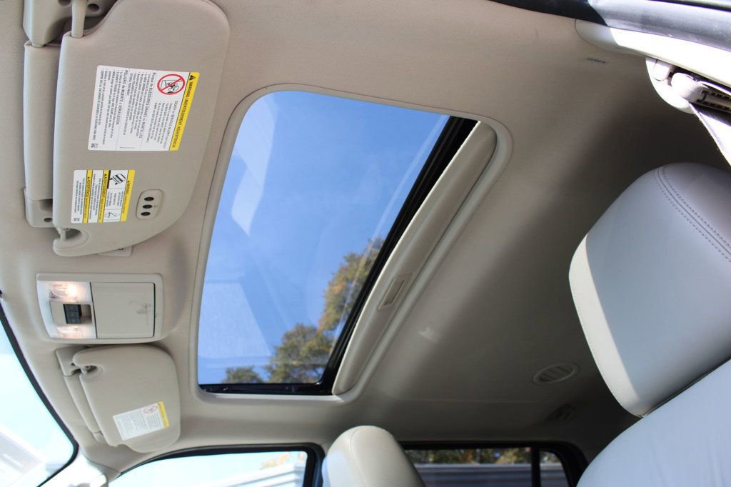 Used 2015 Lincoln Navigator 2WD image 27