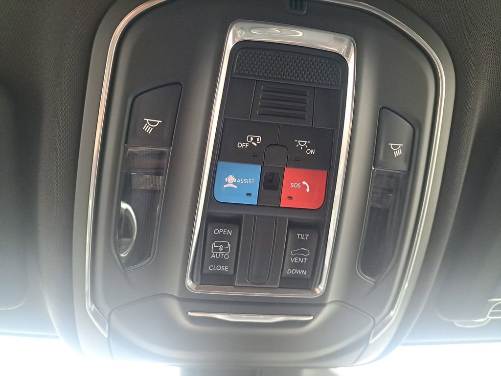 New 2025 Jeep Grand Cherokee Laredo RWD image 12