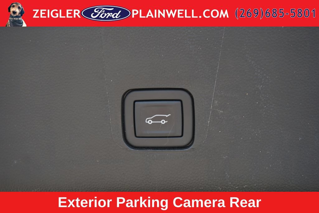 Used 2023 Chevrolet Traverse RS AWD/4WD image 11
