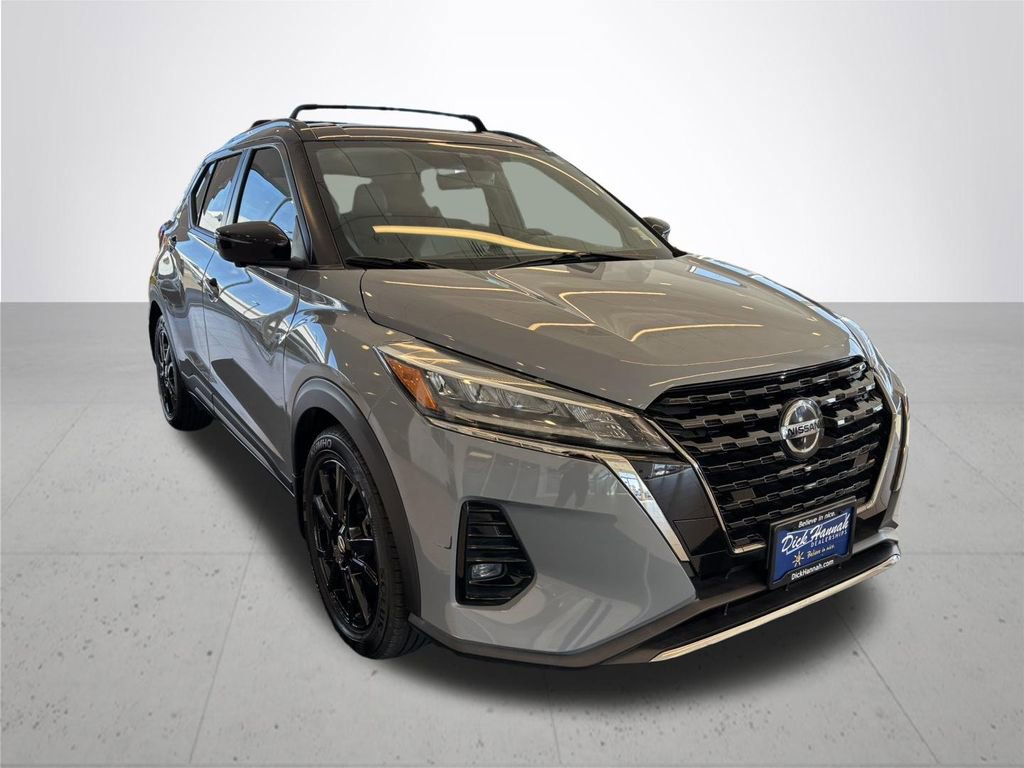 Used 2021 Nissan Kicks SR w/ SR Premium Package FWD image 5