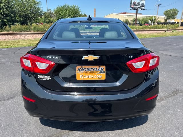 Used 2017 Chevrolet Cruze LT w/ Convenience Package FWD image 4