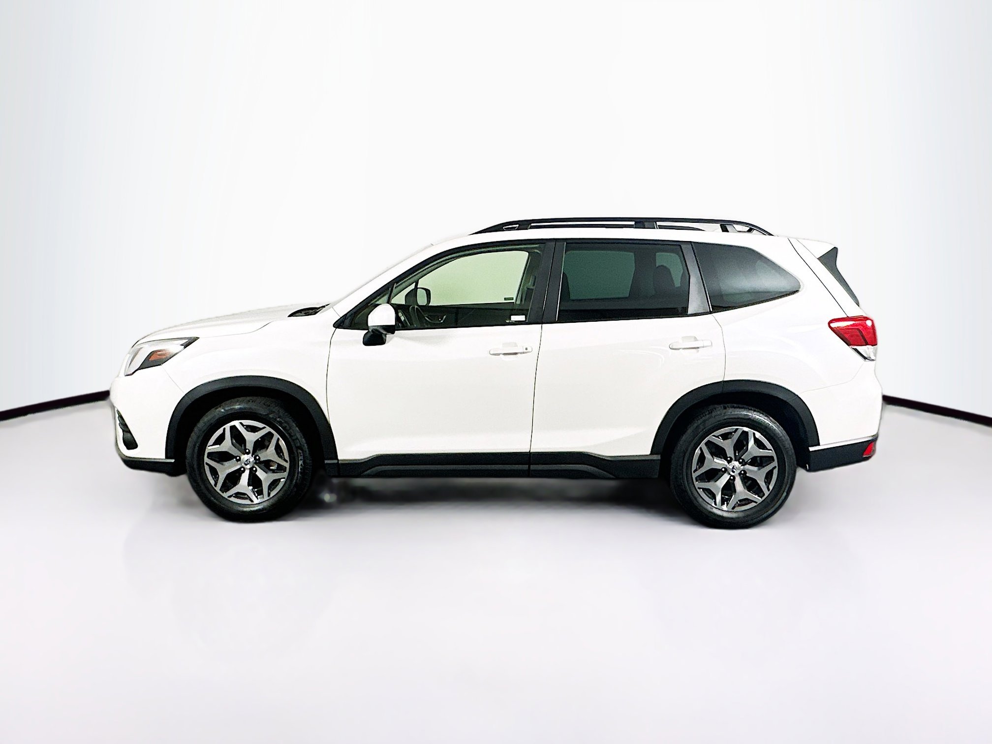 Used 2023 Subaru Forester Premium image 4