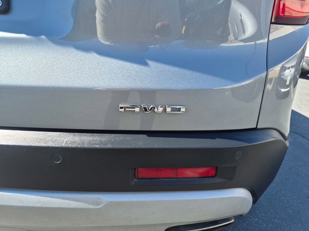 Used 2023 GMC Acadia SLE w/ Driver Convenience Package image 9