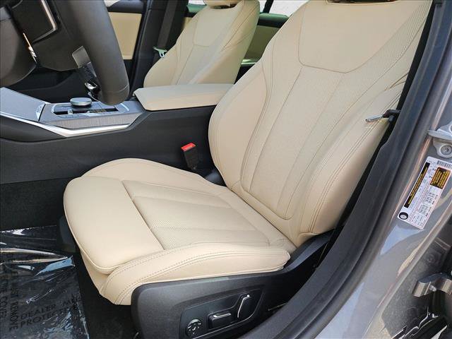 New 2026 BMW 330i Sedan w/ Convenience Package RWD image 4