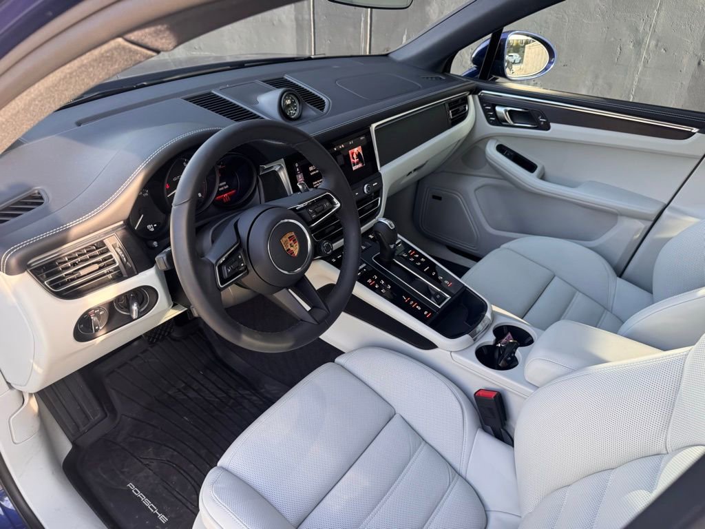 Certified 2026 Porsche Macan GTS image 16