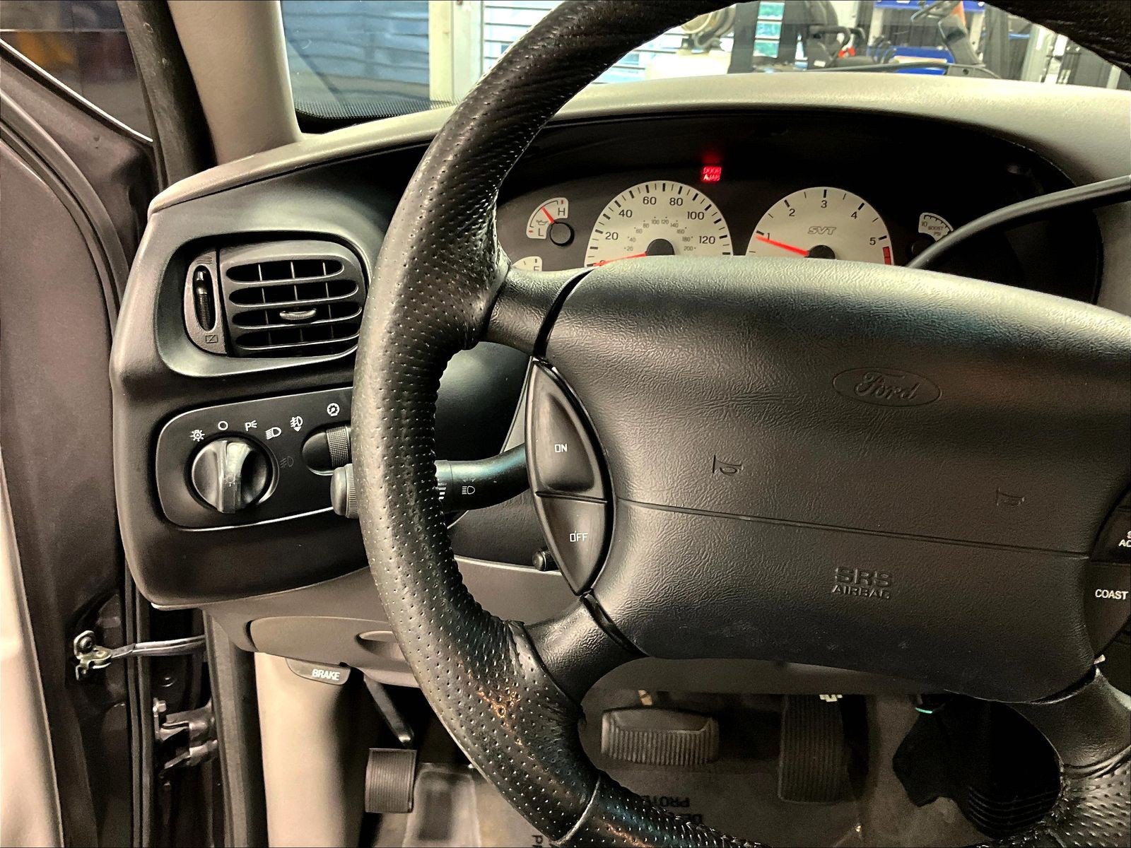 Used 2004 Ford F150 Lightning RWD image 8