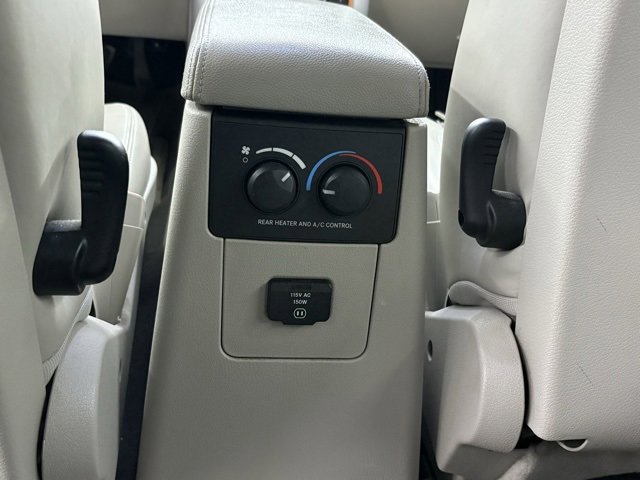 Used 2008 Chrysler Aspen Limited image 12