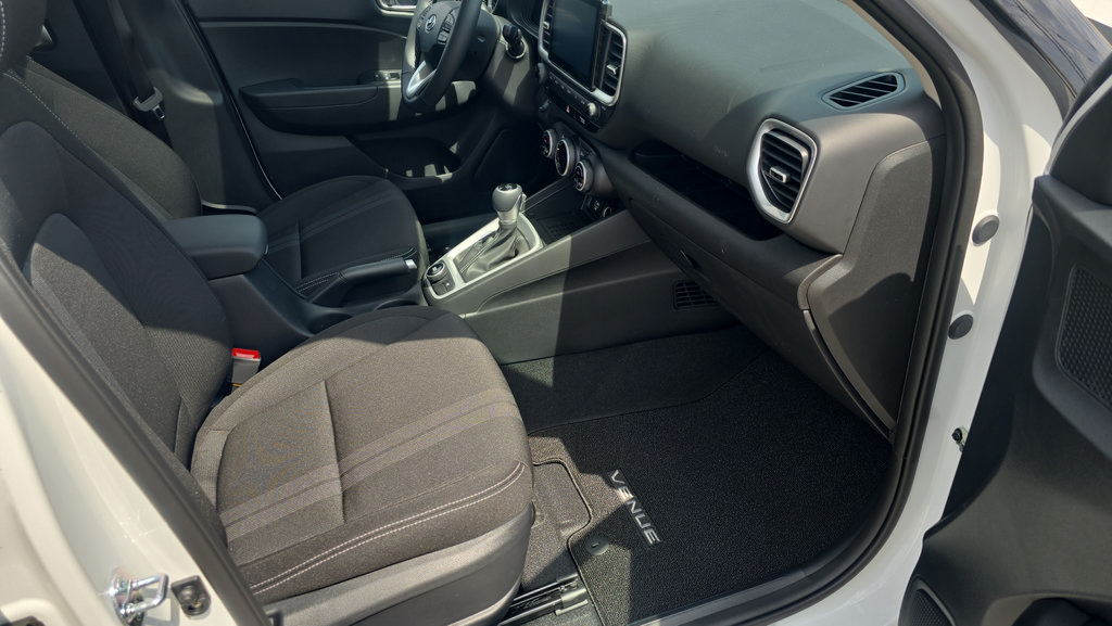 New 2026 Hyundai Venue SEL FWD image 13