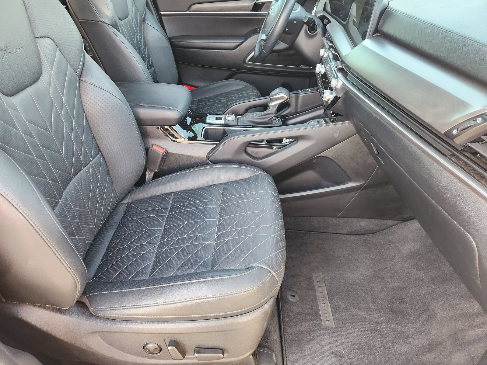 Used 2025 Kia Telluride EX X-Line AWD/4WD image 17