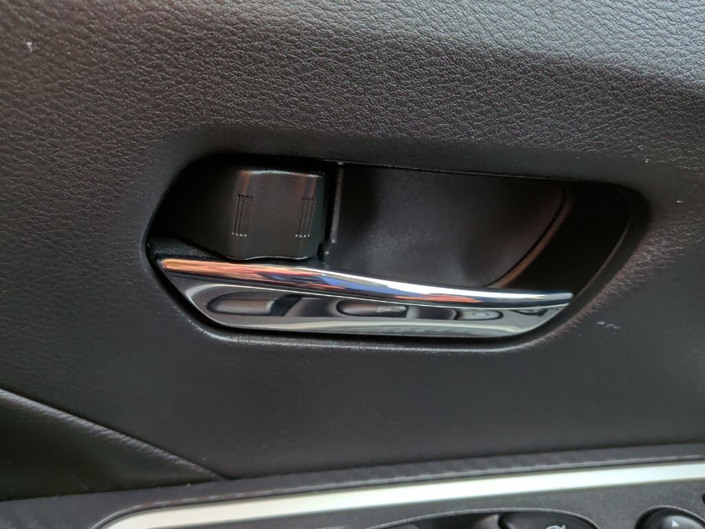 Used 2023 Nissan Versa SR w/ Trunk Package FWD image 27