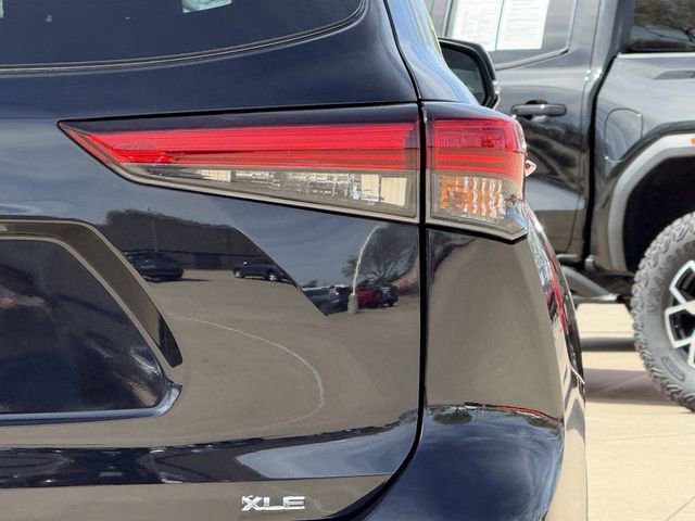 Used 2022 Toyota Highlander XLE image 8