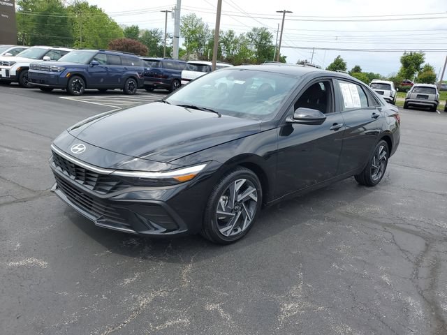Certified 2025 Hyundai Elantra SEL FWD image 2