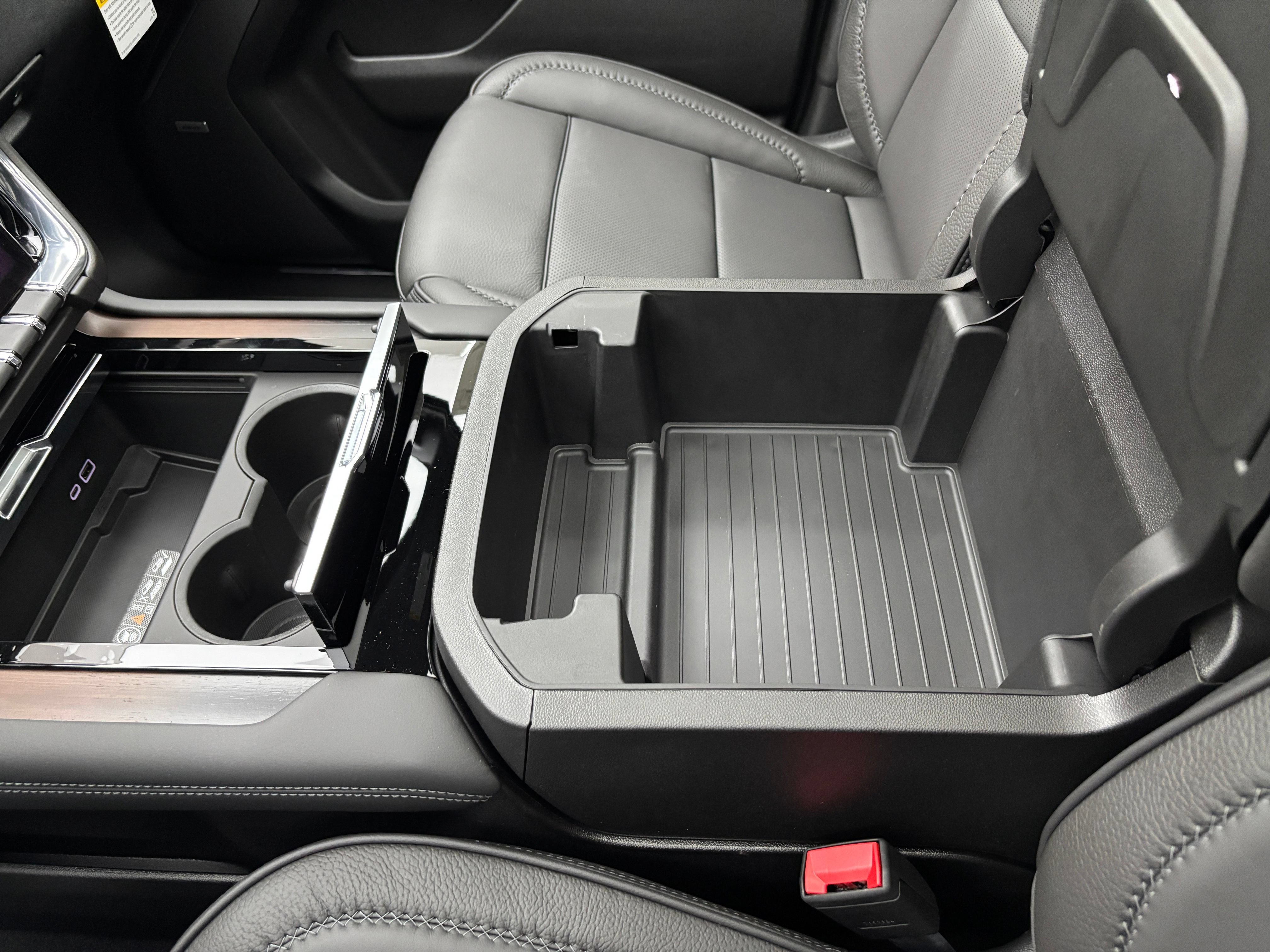New 2026 GMC Yukon XL Denali w/ Sun & Power Step Package AWD/4WD image 33