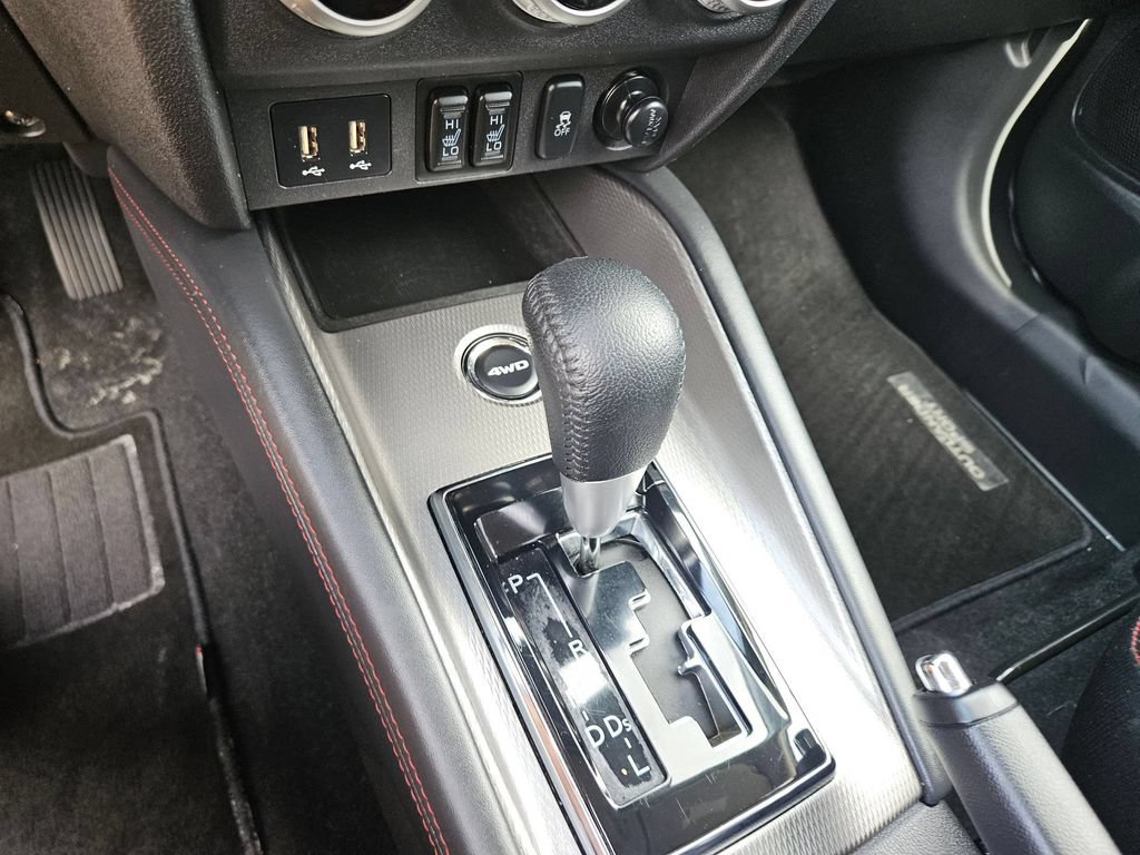 Used 2025 Mitsubishi Outlander Sport SE AWD/4WD image 29