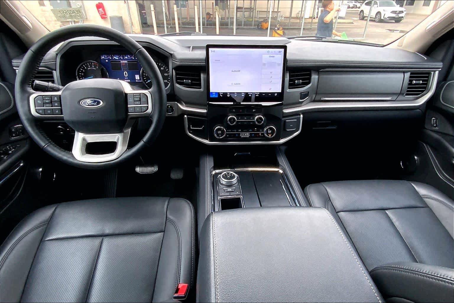 Used 2024 Ford Expedition XLT RWD image 15