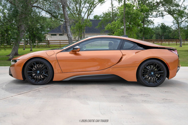 Used 2019 BMW i8 Coupe AWD/4WD image 3