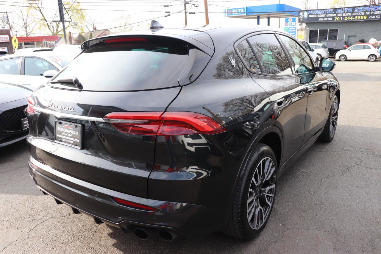 Used 2023 Maserati Grecale GT image 5