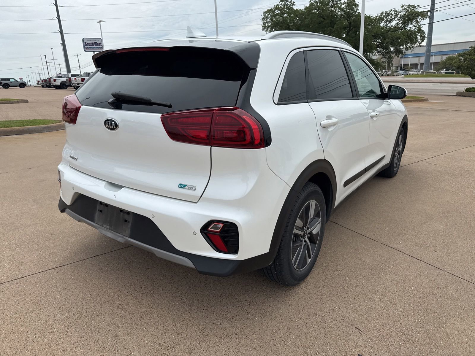 Used 2021 Kia Niro EX Premium FWD image 7