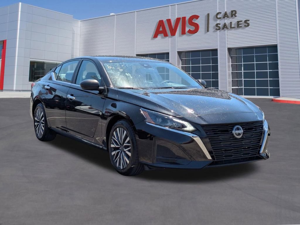 Used 2025 Nissan Altima 2.5 SV image 3