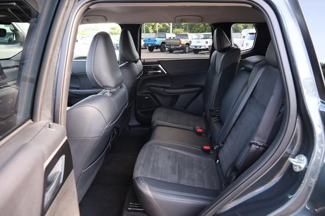 Used 2025 Mitsubishi Outlander SEL AWD/4WD image 10