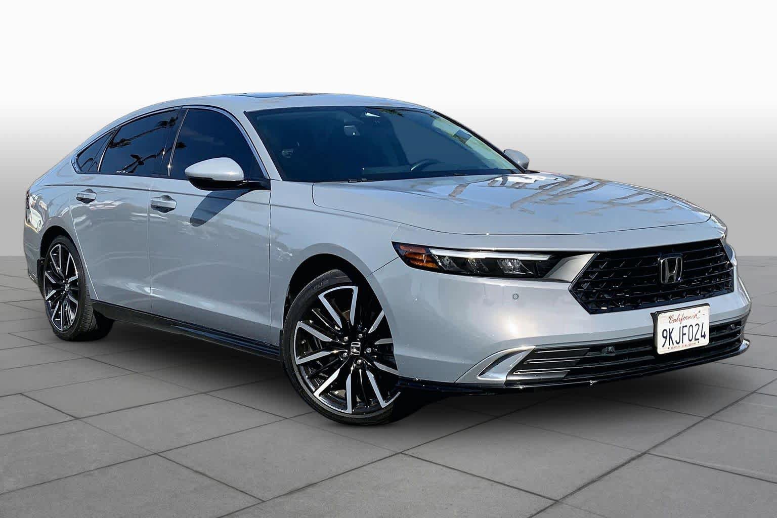 Used 2024 Honda Accord Touring image 2