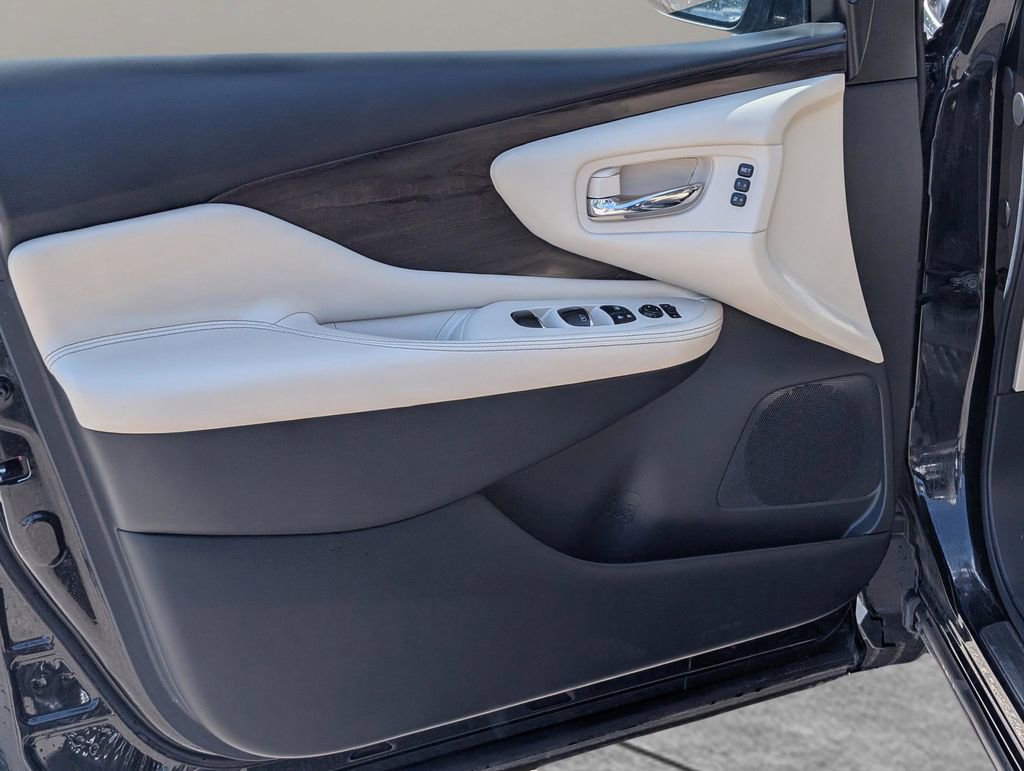 Used 2021 Nissan Murano Platinum w/ Cargo Package image 26