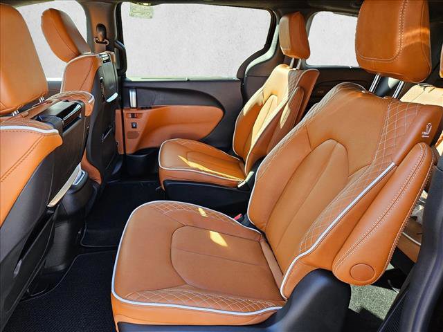 New 2026 Chrysler Pacifica Pinnacle FWD image 11